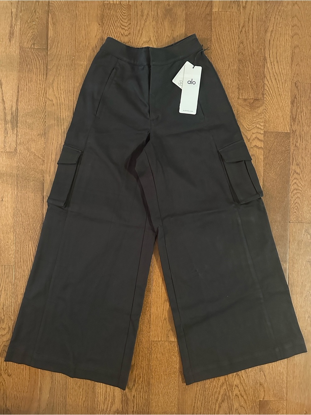 Alo Women’s Black Wide Leg Cargo Pants